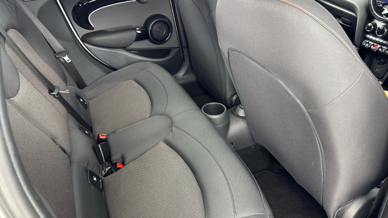 MINI Hatchback 1.5 Cooper Classic Premium 5dr Petrol Hatchback